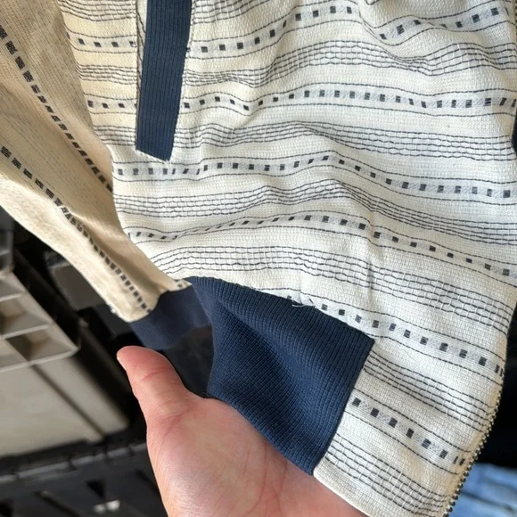 NWT bomber jacket - Picture 4 of 7